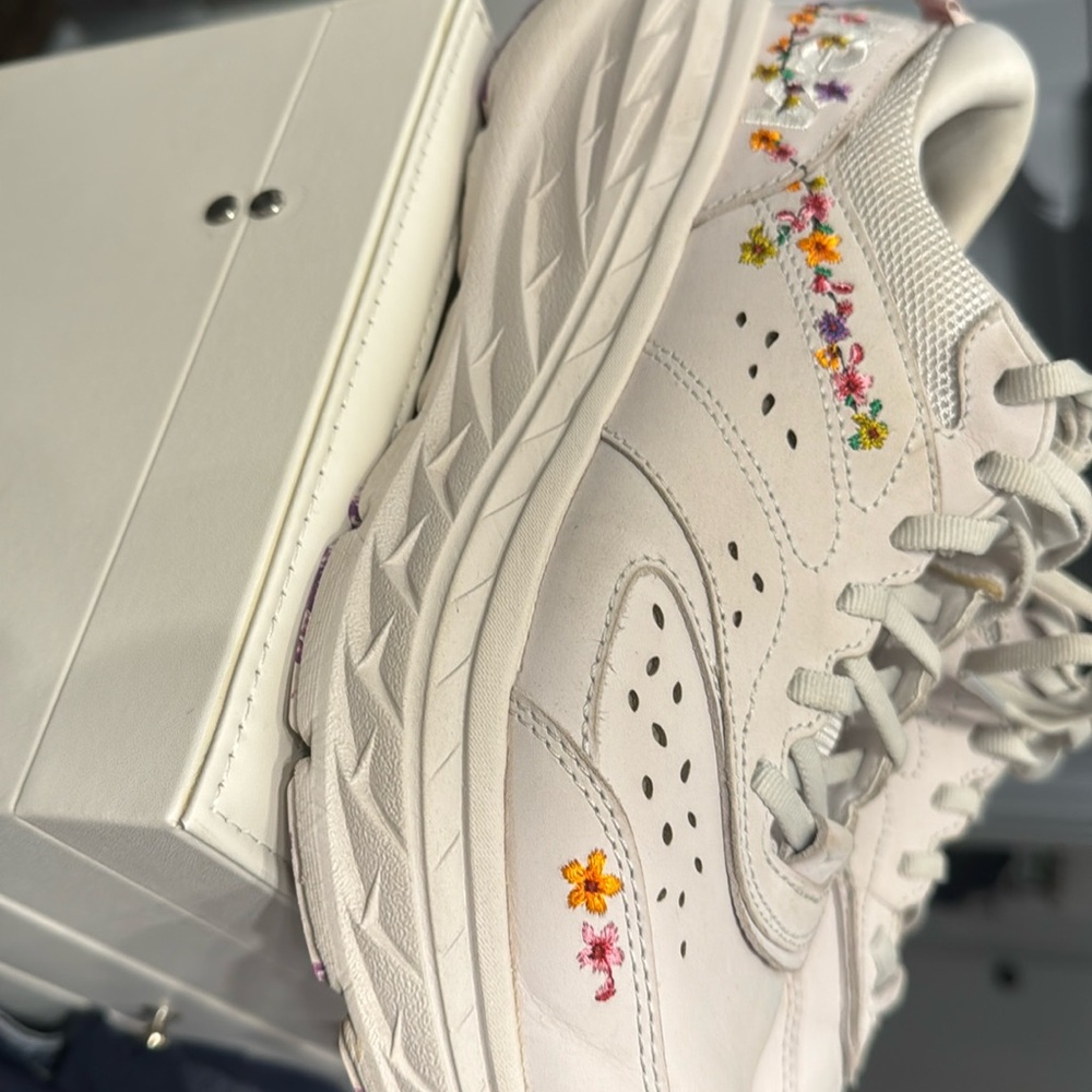 HOKA Sneakers